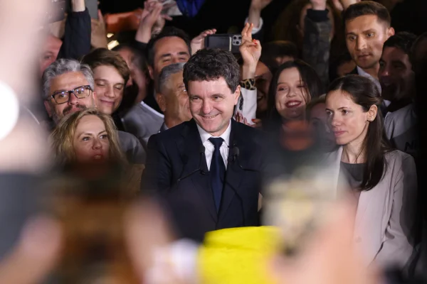 Nicușor Dan:  Biografia, familia, realizările și averea noului președinte al României