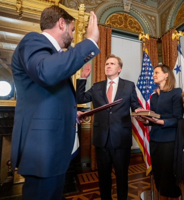 POLITICO: Aliaţii lui Trump, luaţi prin surprindere de îngheţarea livrărilor de arme către Ucraina anunţată de Pentagon. Cine s-ar afla în spatele deciziei