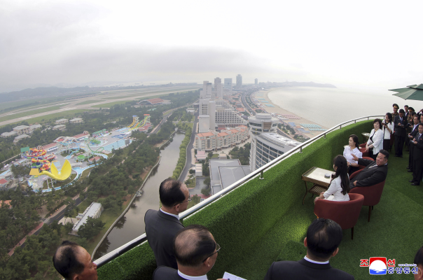 Coreea de Nord inaugurează o stațiune balneară pe coasta sa estică și așteaptă turiști ruși