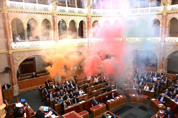 Proteste în Parlament după ce Ungaria a interzis paradele LGBTQ+