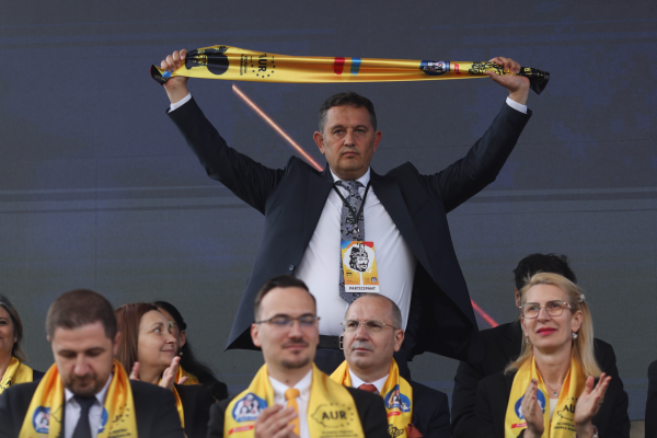 Europa extremelor - peste 60 de partide extremiste se află în parlamentele statelor europene