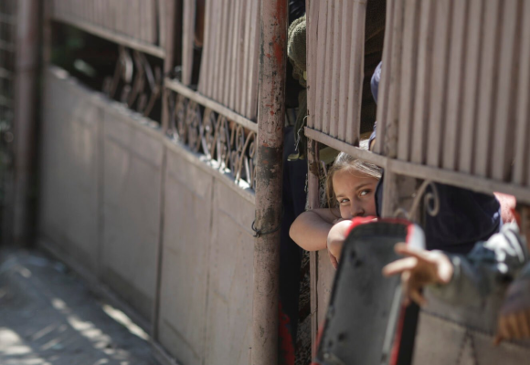 „M-am lăsat de școală din cauza banilor, ăsta e adevărul. Mama nu avea cu ce să ne încalțe” – mărturiile a patru elevi care au abandonat școala