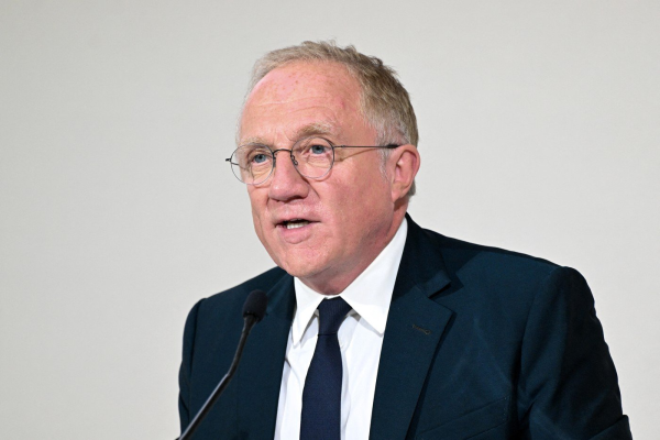 Se retrage François-Henri Pinault treptat de la conducerea Kering?