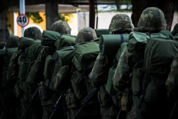 BREAKING NEWS 	Se va introduce serviciul militar obligatoriu? Precizările ministrului Apărării