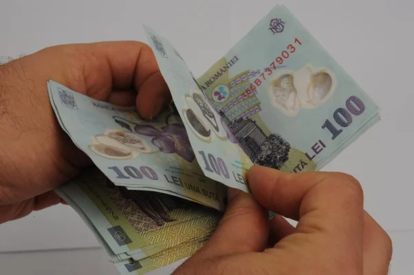 Cine sunt bugetarii cu cele mai mari salarii. Beneficiază și de pensii speciale