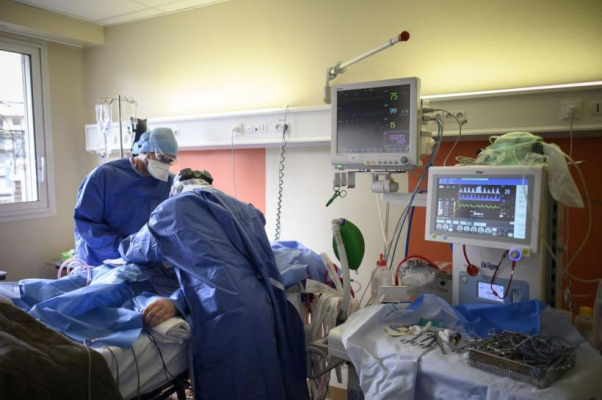 Acces gratuit la chirurgie robotică pentru copii și tineri