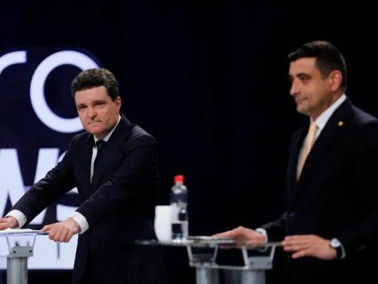 George Simion a jignit Franța, în direct. Nicușor Dan, doctor în matematică la 29 ani la Paris