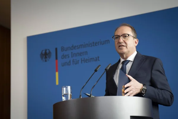 Guvernul german a interzis organizația extremistă „Regatul Germaniei”. Liderul a fost arestat