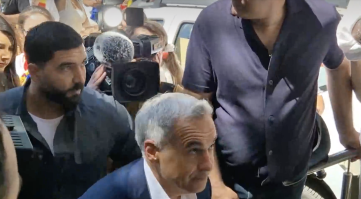 Georgescu a delirat din nou in fata sectiei de politie: „Foarte curand, puterea coloniala franceza va parasi Romania”