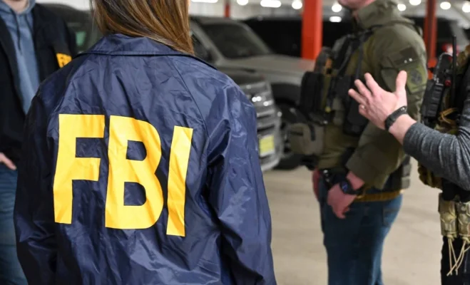Recompensă de până la 50.000 de dolari oferită de FBI pentru informaţii care să ducă la arestarea lui Vance Boulter, suspectul în cazul împuşcăturilor din Minnesota