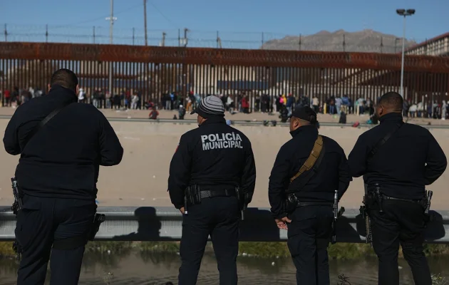 Armata SUA va crea două noi zone militare la frontiera cu Mexicul, o măsură care le permite trupelor să reţină temporar migranţi sau intruşi