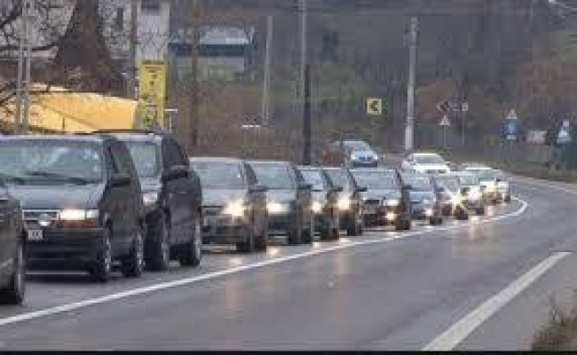 Trafic intens pe Valea Prahovei și Valea Oltului, probleme și pe A1 la intrarea în Capitală