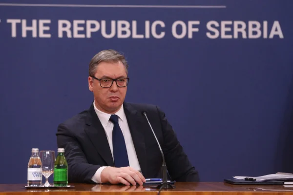 Financial Times: În Serbia, următoarea perioadă ar putea fi „începutul sfârșitului” pentru regimul președintelui VUCICI