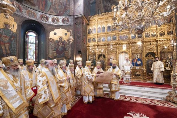 Sfântul Sinod a aprobat canonizarea a 16 femei cu viață sfântă