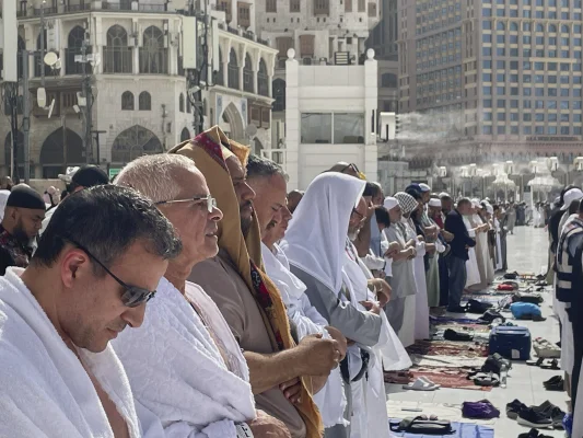 Peste un milion de musulmani, la Mecca. Hajj, cel mai mare pelerinaj islamic, sub amenințarea caniculei