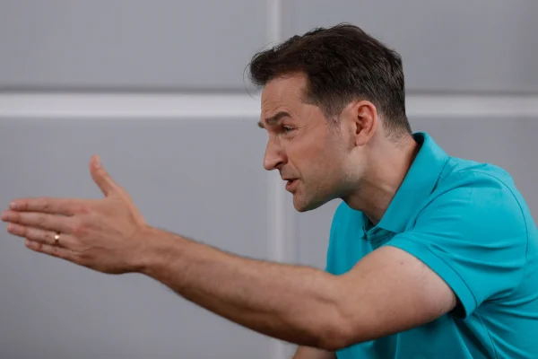 Burduja: De ce energia costă pe piaţa zilei de astăzi 84 euro în România, 25 euro în Franţa şi 60 euro în Austria? Pentru că piaţa energetică europeană e unică doar pe hârtie / E nevoie de infrastructură conectivă transfrontalieră