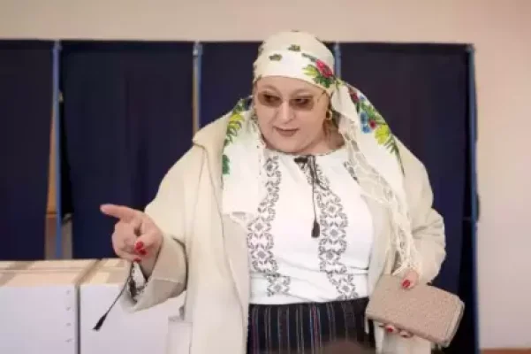 Diana Şoşoacă crede că demisia lui Klaus Iohannis a fost la "ordin extern": "A fost forţat să plece"