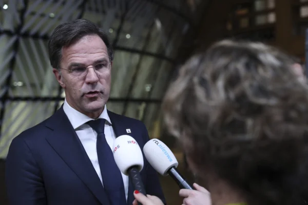 Mark Rutte, şeful NATO: „Acum suntem cu toţii pe flancul estic”. Rusia produce în trei luni ceea ce produce NATO într-un an. Putin ar putea lansa un atac până în 2030