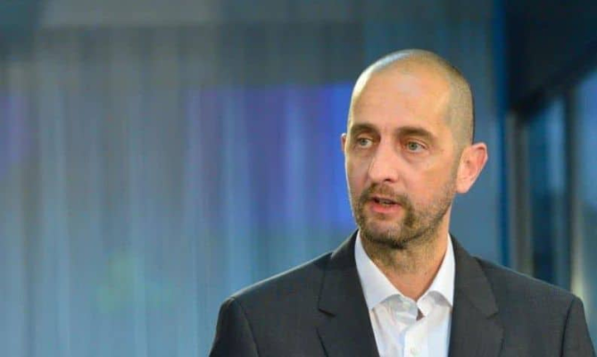 Nicușor Dan, bitte hilf mir, Aspacardin in Deutschland zu verkaufen, um das Handelsbilanzdefizit Rumäniens zu verringern