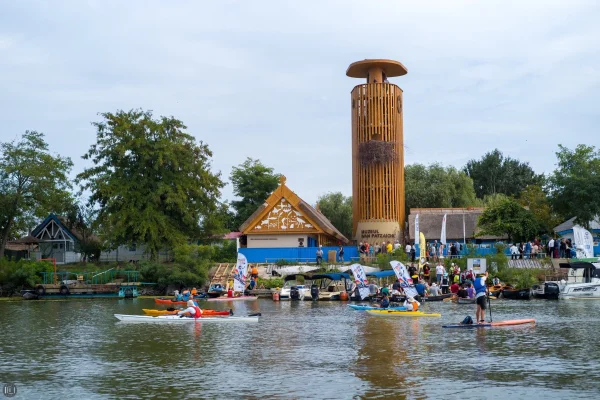 Maratonul internațional de vâslit „Delta lui Ivan” a început la Tulcea: peste 40 km pe Dunăre în două zile, între sportivi și pasionați ai naturii
