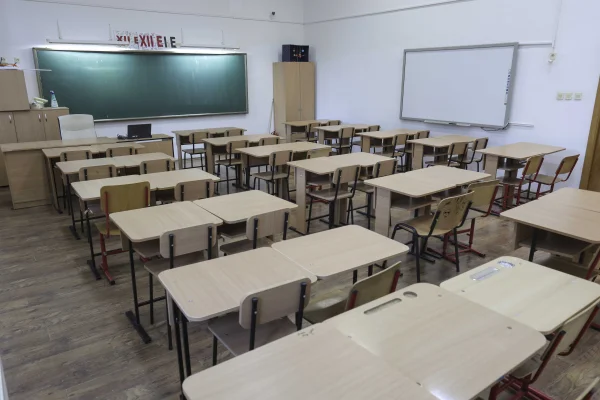 Ministerul Educaţiei a lansat în consultare publică proiectul planurilor-cadru pentru liceu