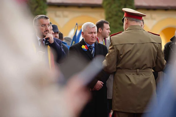 Proiect de lege inițiat de Florin Roman, PNL: Lucrătorii fostei Securităţii nu pot candida la funcţii publice. Foştii membri ai Comitetulul Central, fără onoruri militare