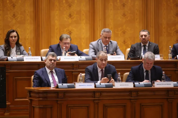 Ciolacu ocupă primul loc în topul vizibilității în presă. Cine urmează în clasament