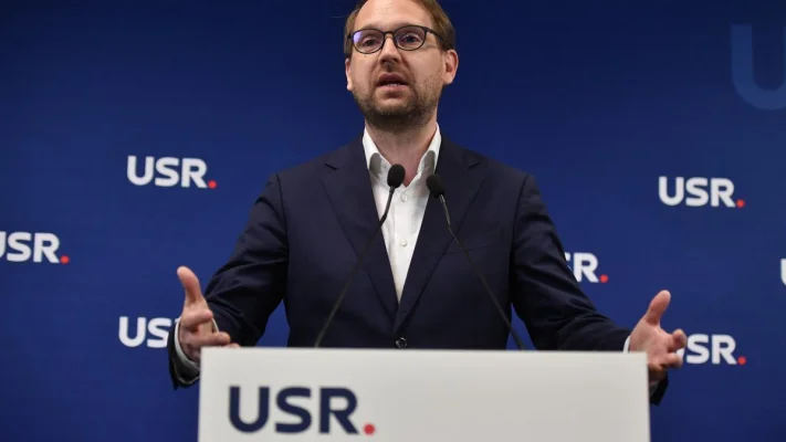 Dominic Fritz spune că USR se opune creşterilor de taxe: "Nu vom permite ca aceste negocieri să ajungă un banc de Radio Erevan"