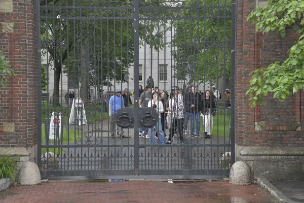 Suspendarea vizelor pentru studenții străini din SUA ar putea fi de scurtă durată, anunță Departamentul de Stat