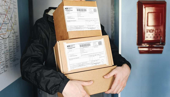 ”Cumpărături sub acoperire”, de pe Temu și Shein. Giganții de retail chinezi, verificați în secret de comisarul european pentru justiție