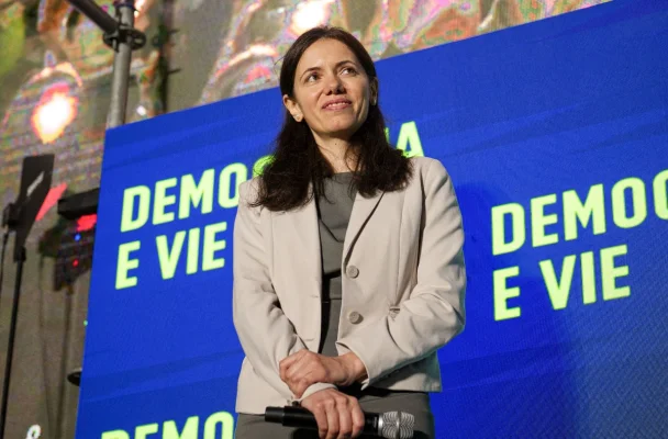 Cum arată o zi din viața Mirabelei Grădinaru: „Ceasul meu sună la ora șase dimineața”. Doar o dată pe săptămână merge fizic la muncă