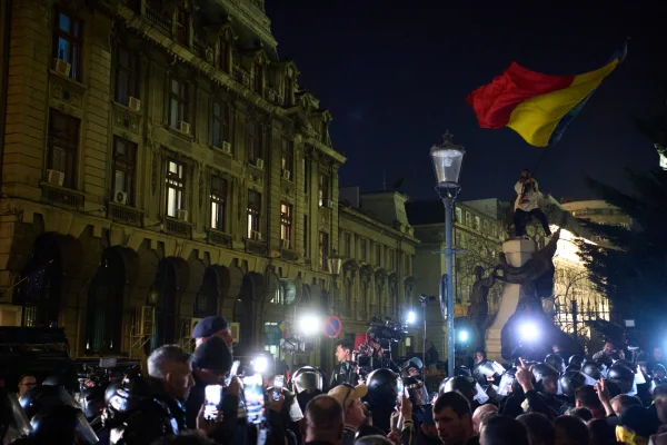 Noi percheziții în ancheta privind protestul pro-Georgescu de la BEC