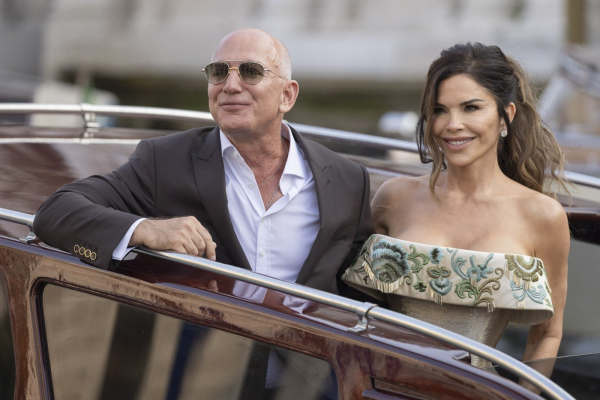 Extravaganță la Veneția: moda spectaculoasă a invitaților la nunta lui Jeff Bezos și Lauren Sánchez