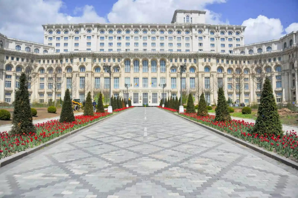 Senat: Proiectul de lege privind abilitarea Guvernului de a emite ordonanţe, adoptat