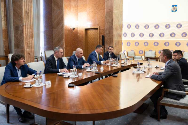 Premierul a discutat cu reprezentanții Agenției de rating Fitch despre îmbunătățirea indicatorilor financiari