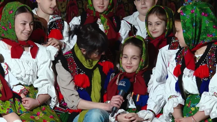România frumoasă din Maramureș, plai cu flori și oameni faini