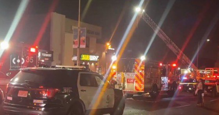 VIDEO O mașină a intrat în mulțime la Los Angeles: zeci de oameni au fost răniți