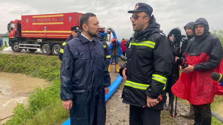 Ministrul Mediului, Mircea Fechet: Situația se ameliorează, dar rămânem în alertă! Zeci de gospodării afectate în Covasna