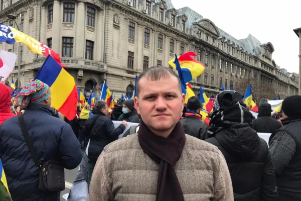 Parlamentarii lui George Simion au promovat și la Chișinău teza unei presupuse fraude la vot, fără să aducă nici o probă. Un promotor al oligarhului fugar Vlad Plahotniuc e principalul vector de imagine al candidatului AUR