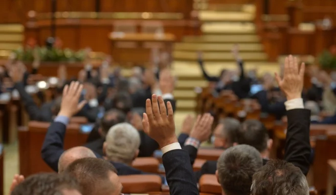 Senatul a aprobat proiectul de lege. Închisoare de până la 10 ani pentru înființarea de organizații fasciste, legionare, rasiste sau xenofobe