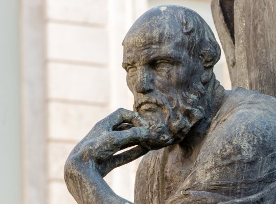 Socrate ar pune la îndoială rolul inteligenței artificiale în democrație, spune fostul premier grec Papandreou