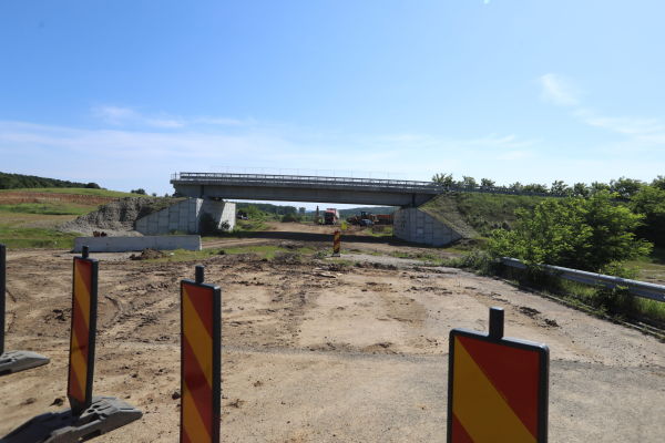Ministerul Transporturilor reacționează după anunțul lui Dragoș Pîslaru: România nu pierde fonduri din PNRR pentru infrastructură