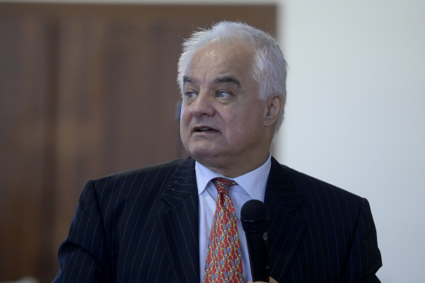Ce spune consilierul guvernatorului BNR despre măsurile anunțate de coaliție: Este cel mai bun program de guvernare pe care l-am văzut de 35 de ani