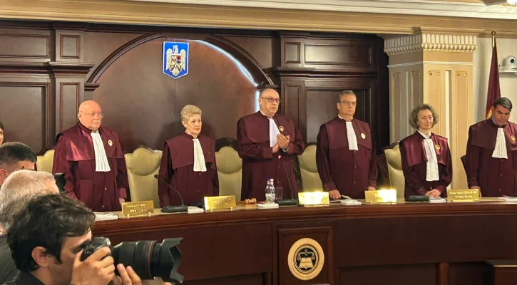 Ședință solemnă la CCR. Curtea validează alegerile prezidențiale. Nicușor Dan și Ilie Bolojan, prezenți