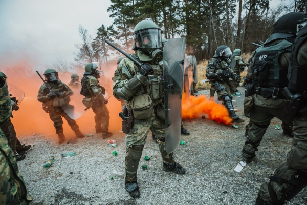 Premierul Bavariei şi cancelarul Merz consideră serviciul militar obligatoriu viitorul Germaniei