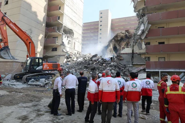 Israelul a atacat Ministerul iranian de Externe, rănind mai multe persoane, potrivit Teheranului