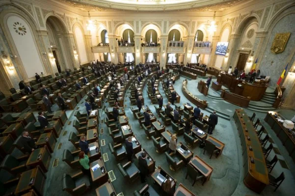Senatorii zboară peste criză: cumpără 1.000 de bilete de avion