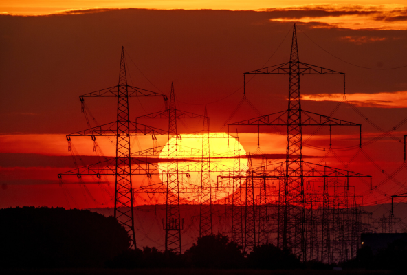 Sebastian Burduja afirmă că România are printre cele mai mici prețuri la energie din Uniunea Europeană