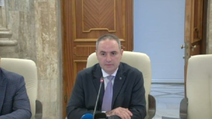 Alexandru Nazare: Nu se pune problema amânării sau blocării plăţii pensiilor şi a salariilor / În 2024, cheltuielile cu sporurile angajaţilor din aparatul propriu şi din instituţiile subordonate Ministerului Finanţelor s-au ridicat la 370 milioane de lei