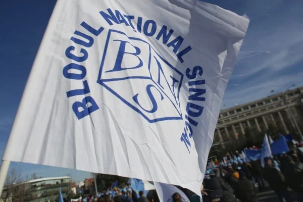 USR a convocat marţi consultări cu sindicatele şi patronatele pentru programul de guvernare